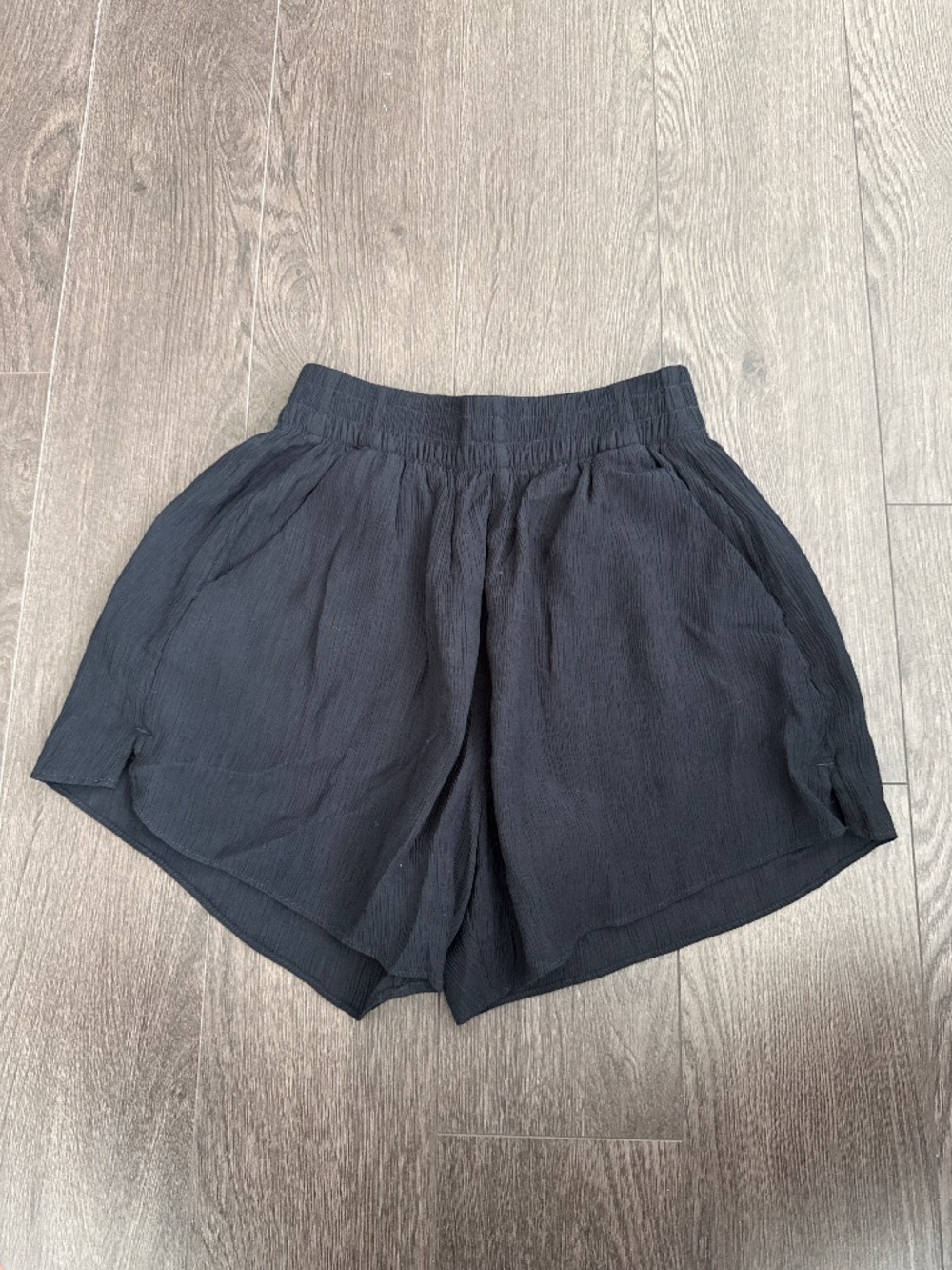 NWT Abercrombie crinkle black shorts XXS